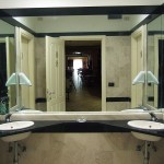 Bagno in marmo piano terra Hotel Innocenti