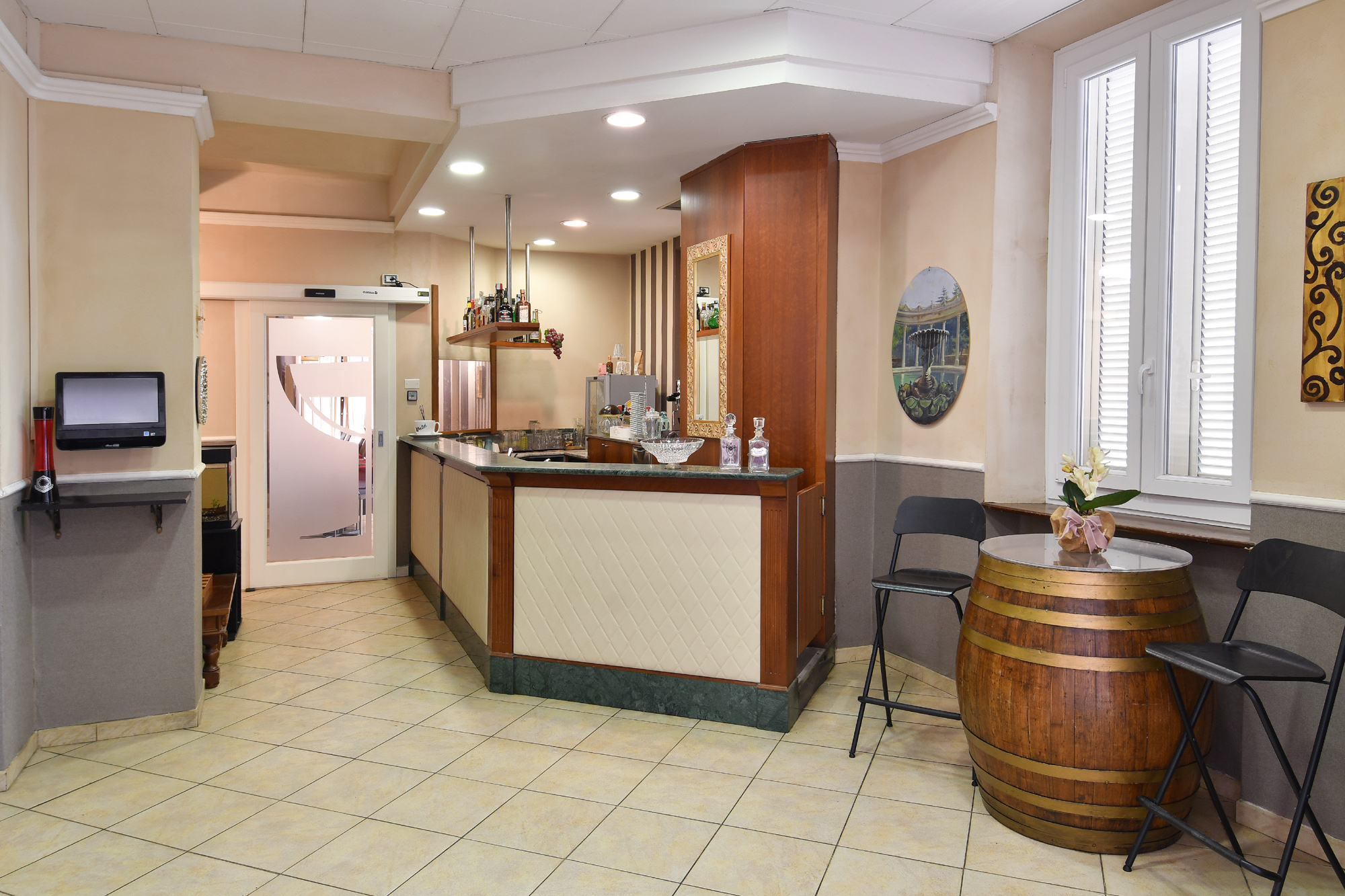 Bar
